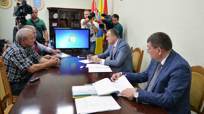 Председатель Миноблисполкома провел прием граждан в Крупках