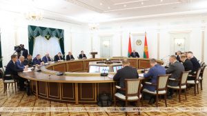 Александр Лукашенко потребовал навести в сельхозорганизациях железный порядок в кадровом вопросе