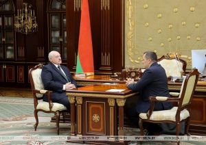 Александр Лукашенко принял с докладом председателя Витебского облисполкома