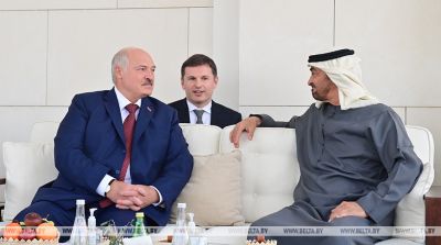 Лукашенко в Абу-Даби провел встречу с Президентом ОАЭ