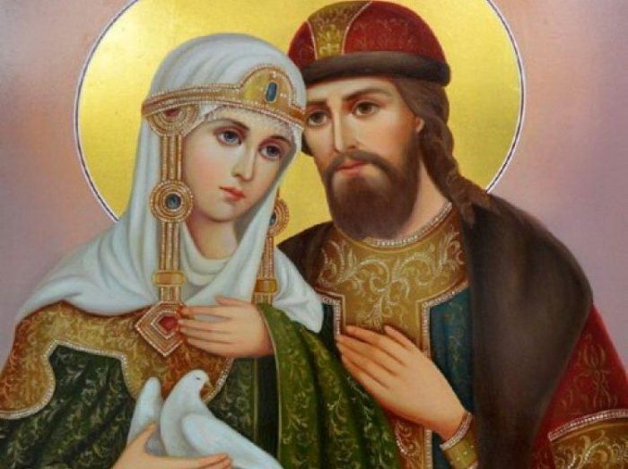 8 июля Православная Церковь прославляет благоверных князей – Петра и Февронию.  О том, что служит прочным фундаментом для крепкой семьи, поговорили со священником