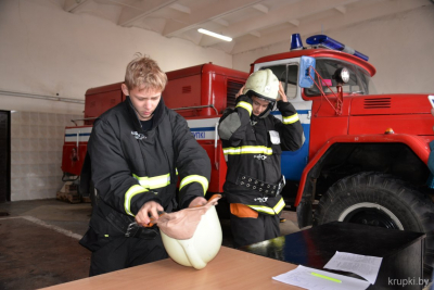 В Крупках прошли районные соревнования по пожарно-спасательному спорту