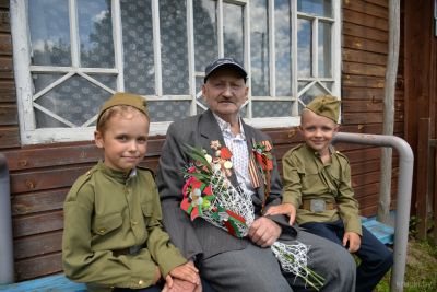 Участника Великой Отечественной войны Михаила Боровика поздравили накануне Дня Независимости Республики Беларусь