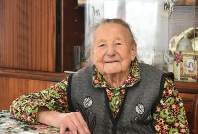 Анна Синяк 8 марта отметила свой 90-летний юбилей