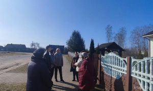Группа председателя районного Совета депутатов встретилась с жителями деревни Старая Слобода