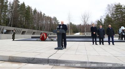 Александр Лукашенко: трагедия Хатыни навечно выбита в камне и в сердце белорусского народа