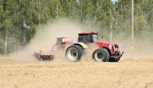 Аграрии ОАО «Крупский райагросервис» сеют озимую пшеницу