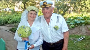 Зинаида Александровна и Василий Станиславович Берловичи отмечают 65-летие совместной жизни