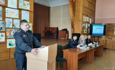 Крупские правоохранители провели открытый диалог для школьников
