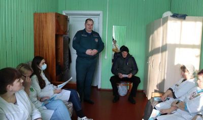 Начальник Крупского РОЧС встретился с коллективом Ухвальской амбулатории
