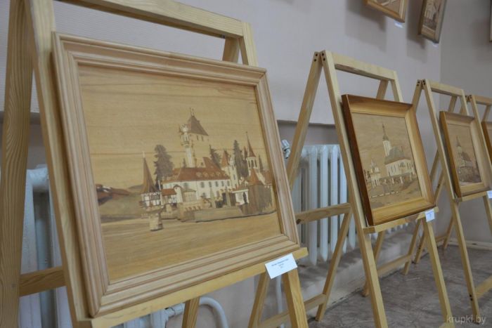 В Крупской галерее открылась выставка необычных картин