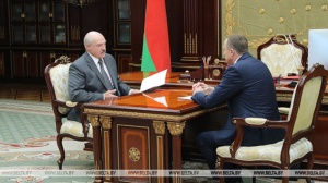 Президент Беларуси Александр Лукашенко принял с докладом председателя Миноблисполкома
