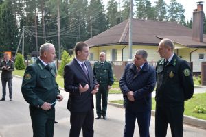 Председатель Минского облисполкома Александр Турчин посетил Крупское лесничество