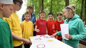 Учащихся со всех школ района собрала в парке квест-игра «В лето – без опасности» (фото)