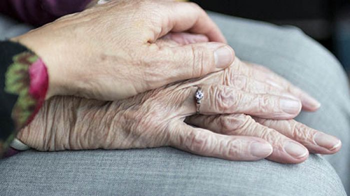 Крупский ТЦСОН информирует одиноких пожилых граждан и инвалидов