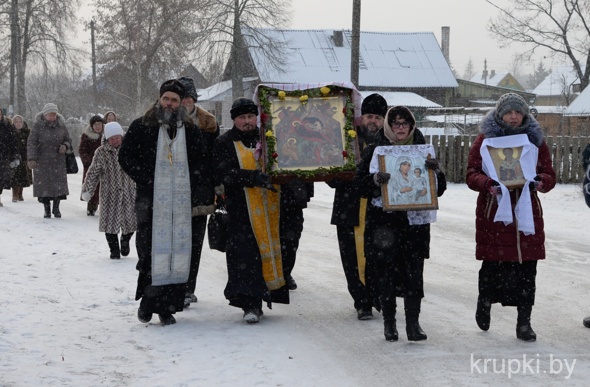 В Крупский район прибыла икона Рождества Христова с частицей яслей Богомладенца