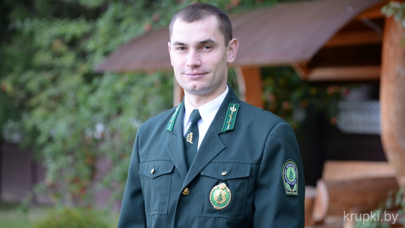 Помощник лесничего Крупского лесничества Руслан ШИТИКОВ