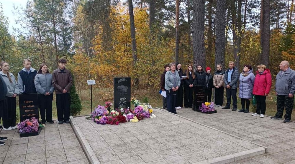В агрогородке Ухвала почтили память 150 мирных жителей, расстрелянных в 1942 году