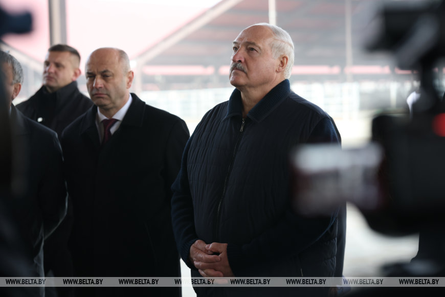 Лукашенко: в Беларуси не отойдут от политики поддержки многодетных семей
