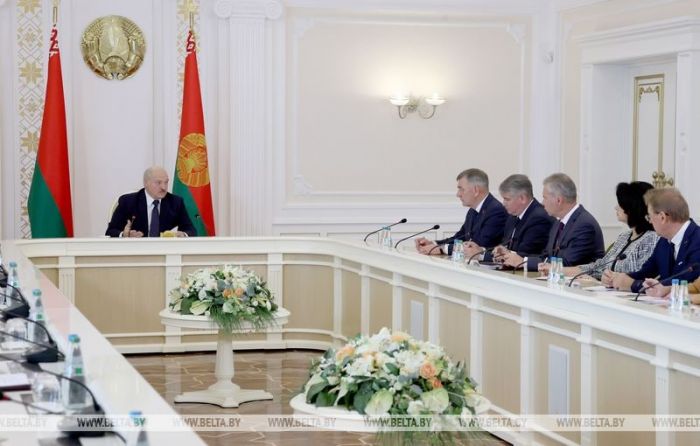 Александр Лукашенко актуализировал задачи перед Управлением делами Президента