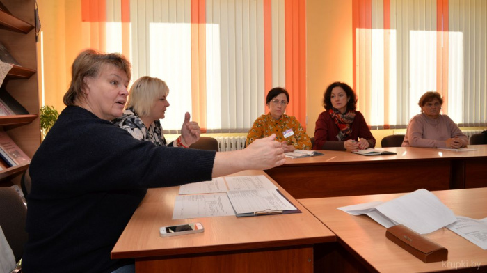 У Крупках правялі круглы стол пра стварэнне безбар’ернага асяроддзя для фізічна аслабленых асоб