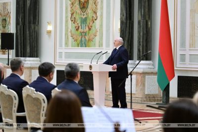 Лукашенко поручил впредь оценивать работу аграриев, взяв за основу результаты 2025 года