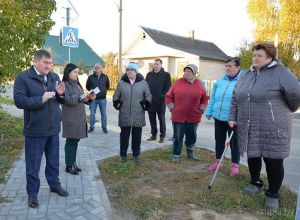 Председатель Крупского райисполкома встретился с жителями микрорайона «Цыганы»