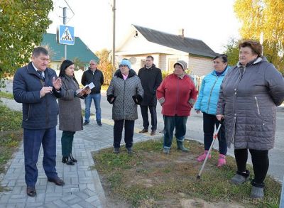 Председатель Крупского райисполкома встретился с жителями микрорайона «Цыганы»