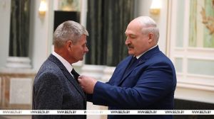 Лукашенко вручил госнаграды сотрудникам организаций системы Управления делами Президента