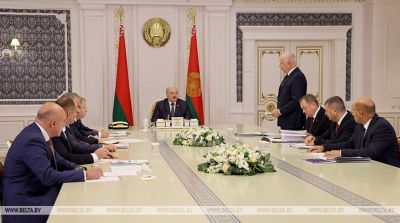 Александр Лукашенко заслушал доклад о работе транспортного комплекса в условиях санкций