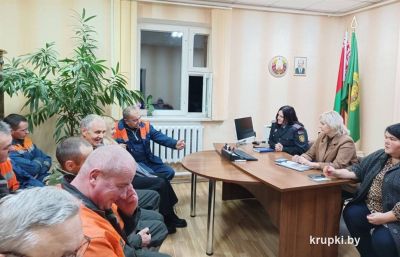 Председатель Крупского районного Совета депутатов провел Единый день информирования в Гумновском лесничестве