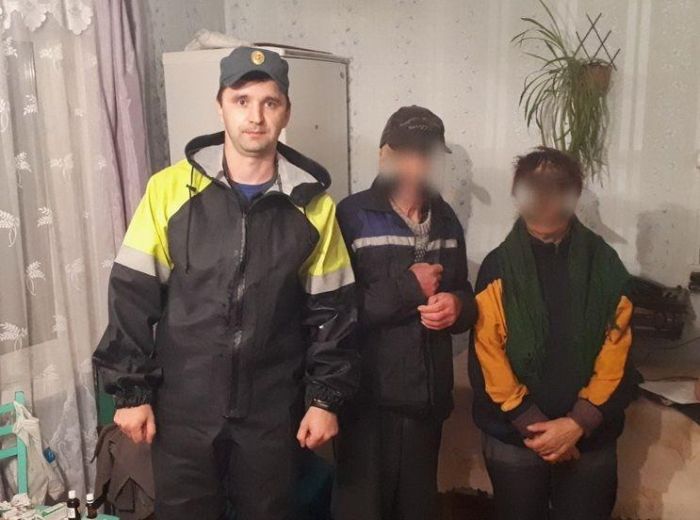 В Крупском районе спасатели помогли выйти из леса потерявшимся пенсионерам