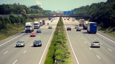 Александр Лукашенко: "Надо от агрогородка до районного центра иметь крепкую, устойчивую дорогу. И желательно в железобетоне"