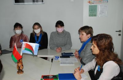 Участницы диалоговой площадки: &quot;Государство гарантирует бесплатное образование и медицину&quot;