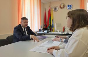 Депутат Палаты представителей Национального собрания провел личный прием граждан в Крупках