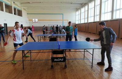 Крупские школьники выявили лучших в настольном теннисе