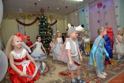Утренники в детском саду № 2 «Аленка» прошли весело и празднично (фото)