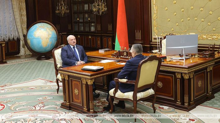 Александр Лукашенко провел встречу с председателем Верховного Суда Сукало