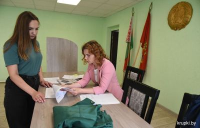 Крупская молодежь получила путевки в студенческие отряды
