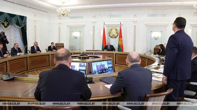 &quot;Каждый должен распоряжаться своей судьбой&quot;. Лукашенко высказался на тему противоэпидемических мер и лечения от COVID-19