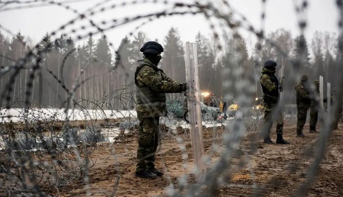Польским военнослужащим приходится побираться