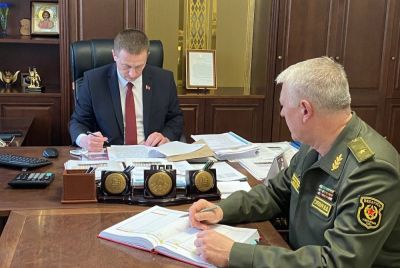 Александру Турчину вручили директиву Генштаба на формирование территориальных войск Борисовского района