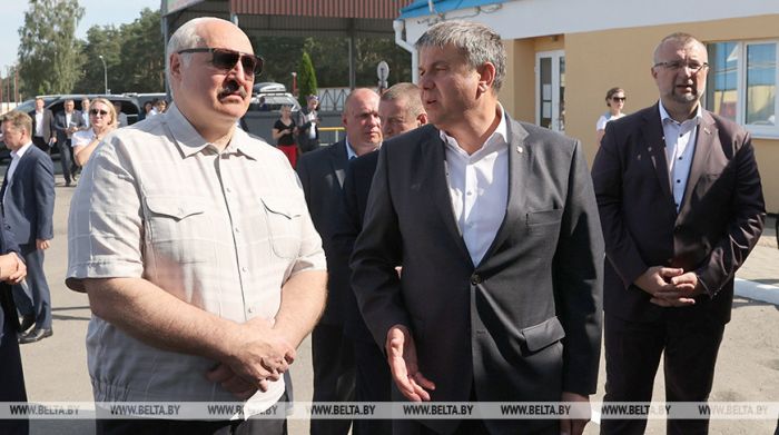 Александр Лукашенко: &quot;В гробу карманов нет. Что мы, на тот свет заберем эти деньги? Надо и крестьянам помогать&quot;