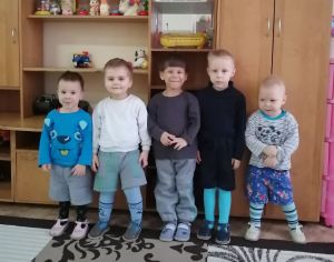 Волонтеры  Крупского ТЦСОН сшили для малышей одежду