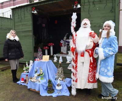 В городском парке Поезд Победы на время &laquo;перевоплотился&raquo; в новогодний экспресс