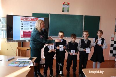 Спасатели встретились со учащимися Игрушковской и Узнацкой средних школ