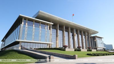 Лукашенко предупредил местную вертикаль: &quot;Никому легкой жизни не будет, нас ждут непростые времена&quot;