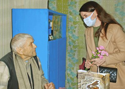 Петра Яковлевича Новикова с Днем Победы поздравил заместитель председателя райисполкома