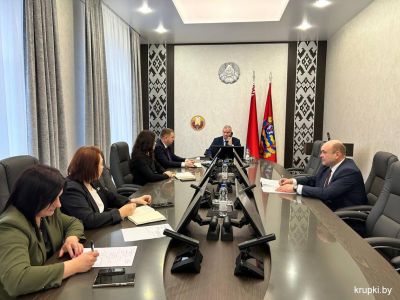 Председатель Борисовского межрайонного КГК провел в Крупках прием граждан и &quot;прямую телефонную&quot; линию