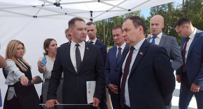 Головченко и Турчин оценили реконструкцию трассы Р-53 от Смолевичей до Жодино